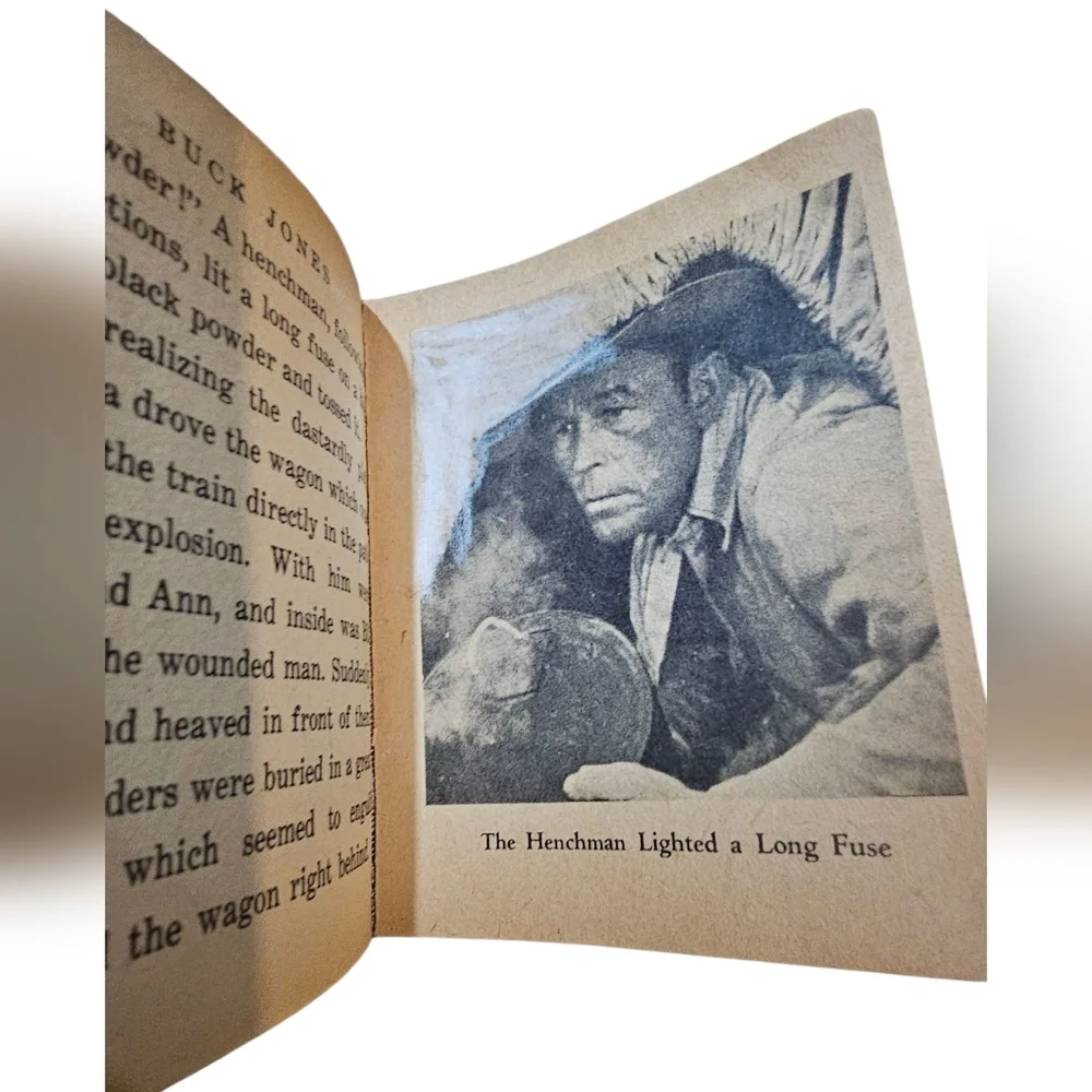 Very Vintage -1935 Universal Buck Jones Roaring West Little Adventure Book - Picture 7 of 12